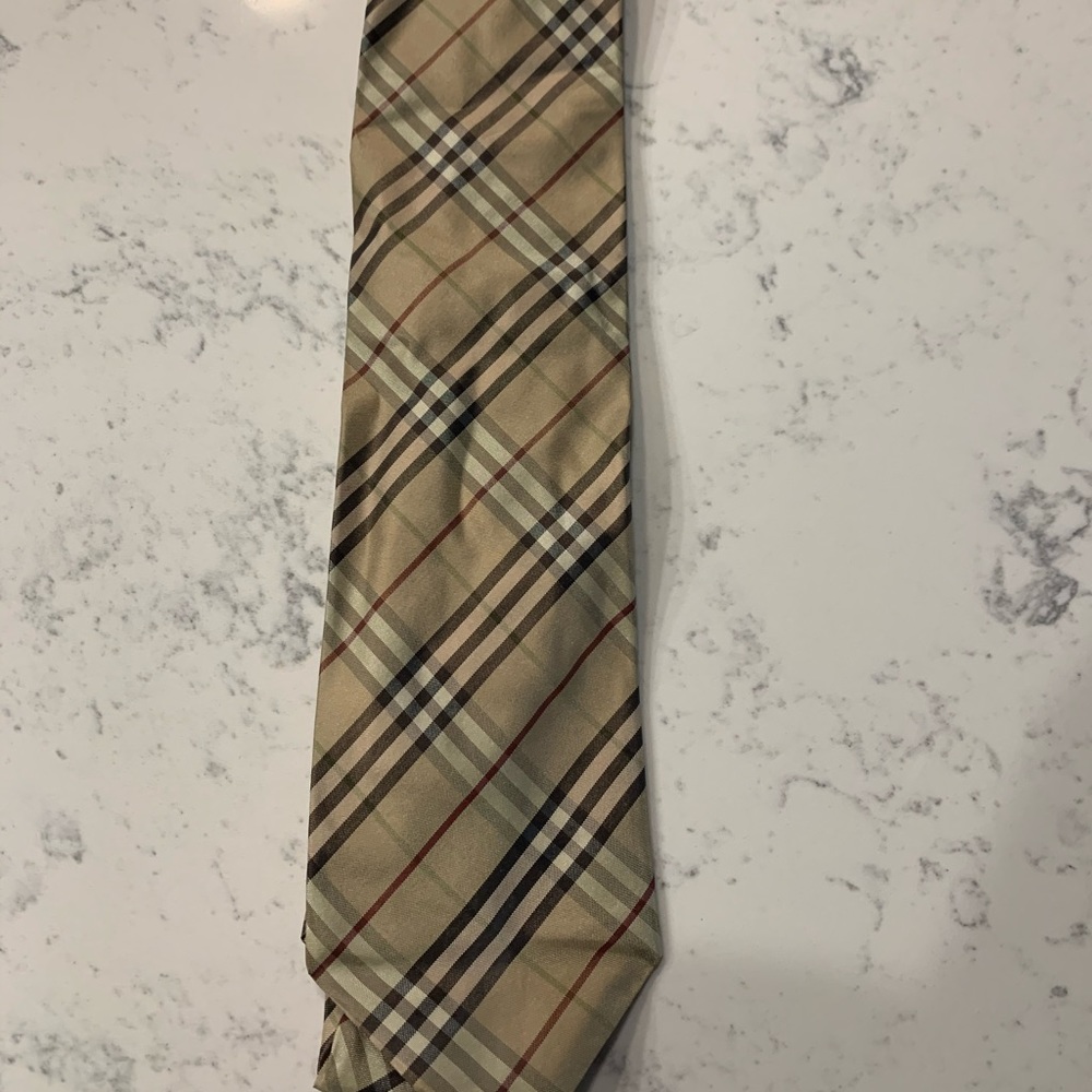 Men’s Burberry 100% silk neck tie